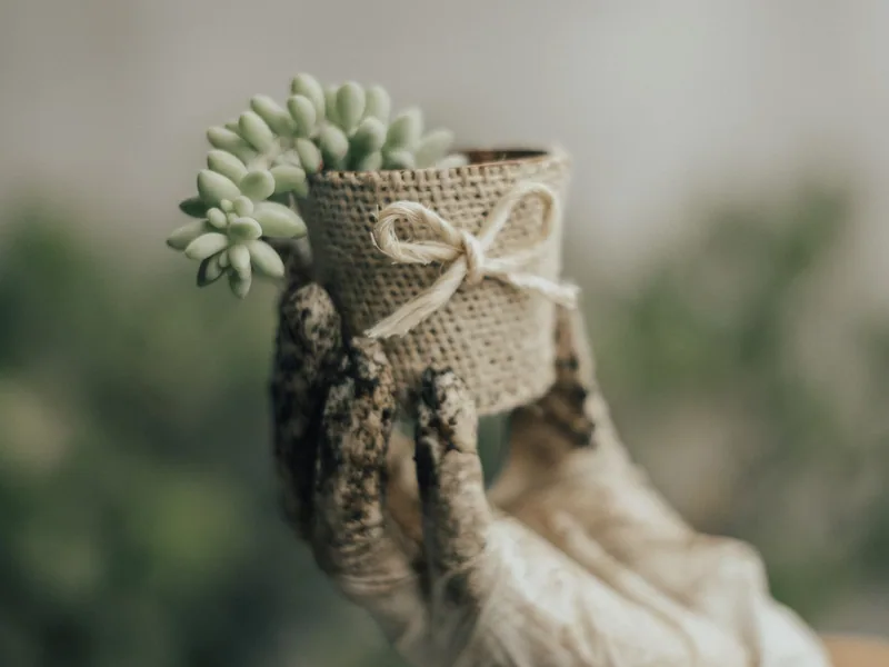 Cubremaceta decorativo realizado a mano